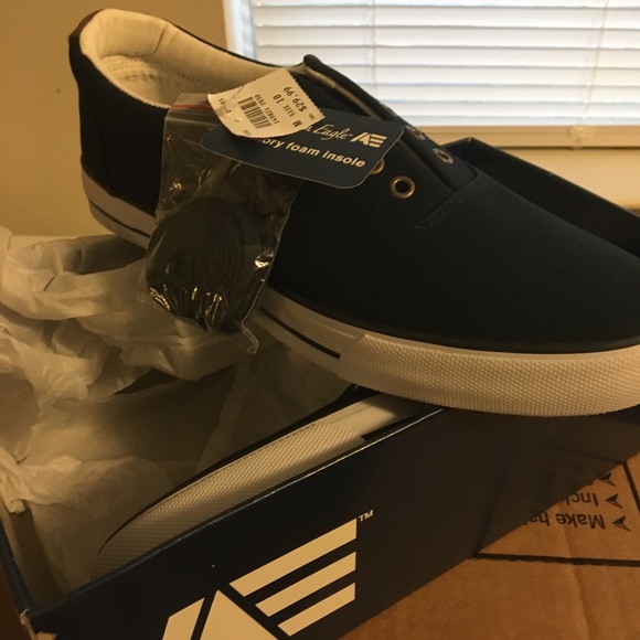 Shoes - Picture 1 of 3